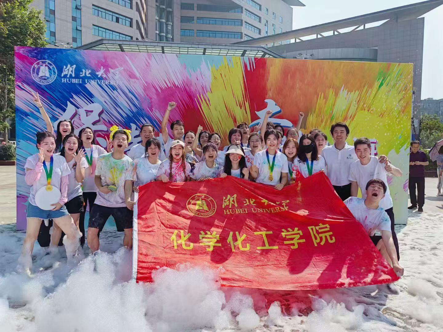 回国后参加学生的毕业跑.jpg